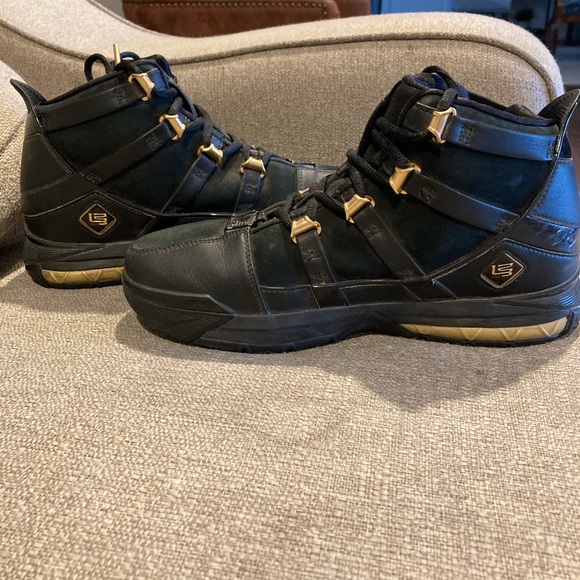 Men’s Nike Zoom LeBron 3 Retro - Picture 4 of 4